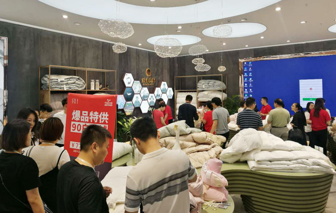 多地展會現(xiàn)場簽單！百聯(lián)憑什么“約”到服裝家紡用戶？